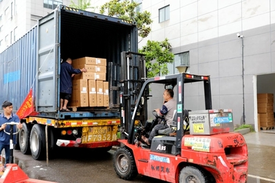 又一突破！首批‘瀘州造’自行車通過跨境電商出口發運